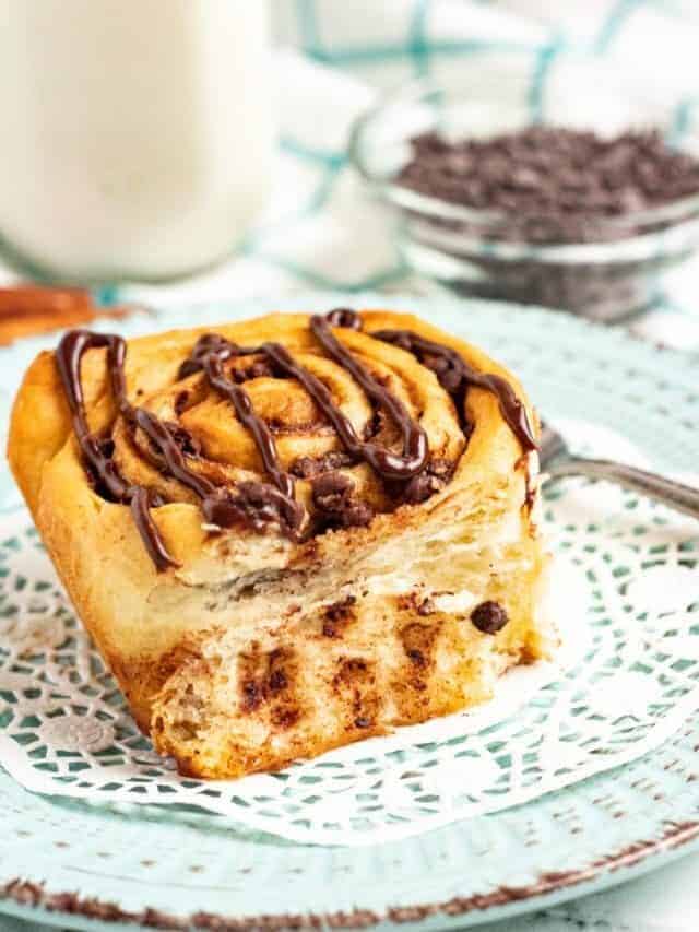 CHOCOLATE CINNAMON ROLLS WITH CHOCOLATE CHIPS Story